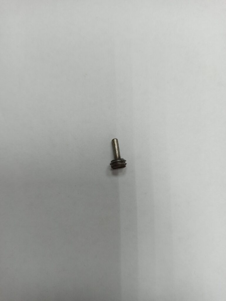 15B214 Винт, регулирующий пружину обратного клапана